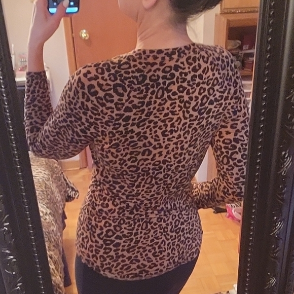 LIKE NEW Sexy Leopard Print Long Sleeve Top, M - Picture 4 of 13